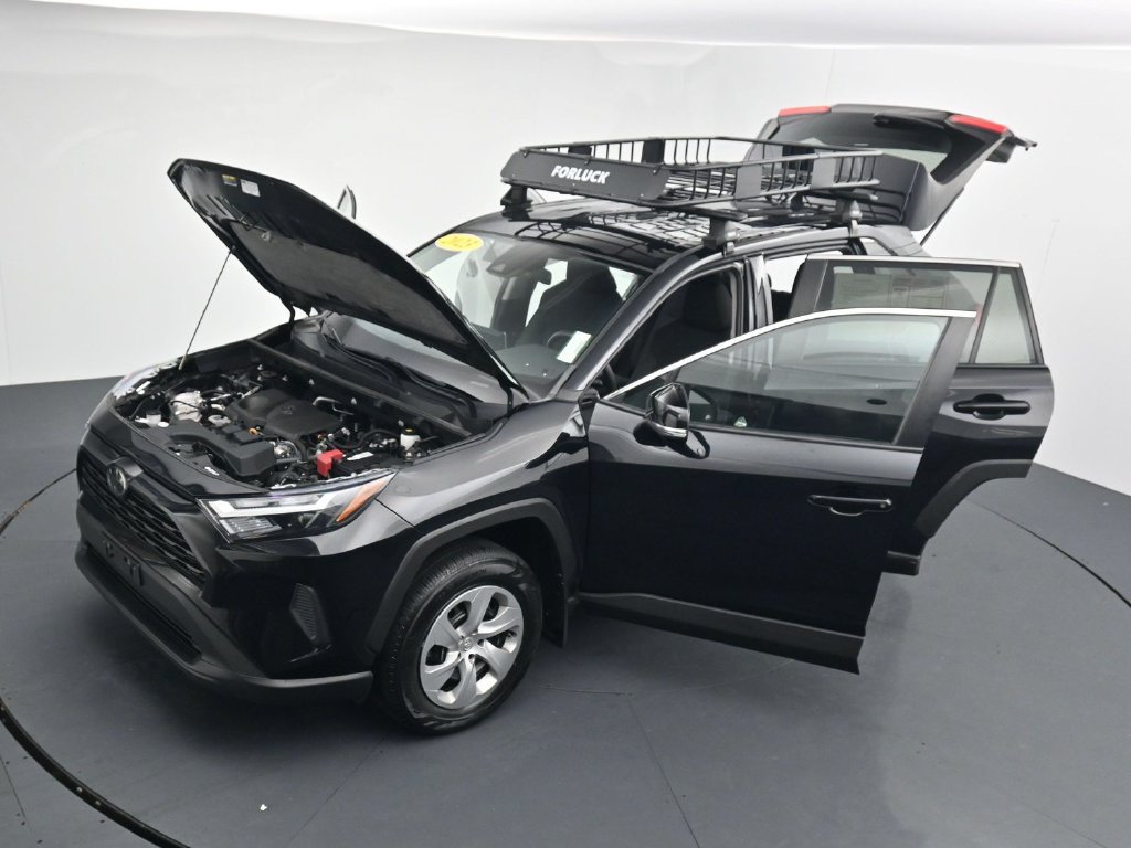 Used 2023 Toyota RAV4 LE AWD/4WD image 41