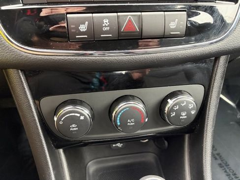 Used 2014 Chrysler 200 LX image 24