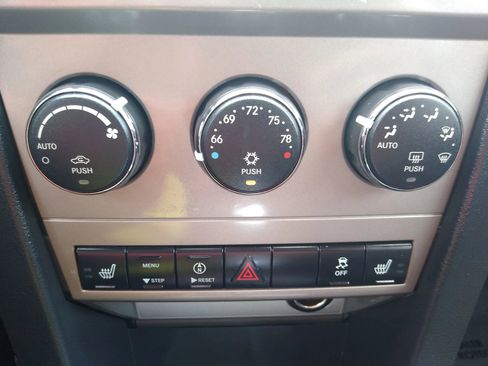 Used 2010 Dodge Avenger R/T w/ Navigation & Sound Group I image 17