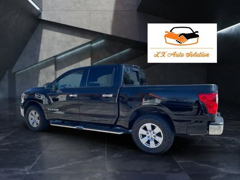 Used 2017 Nissan Titan SV AWD/4WD image 12