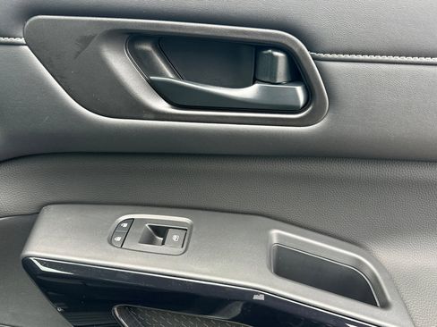 New 2025 Nissan Pathfinder S image 22