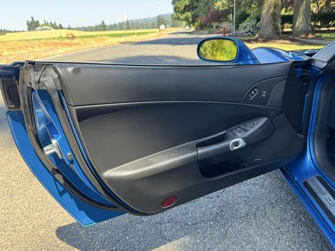 Used 2011 Chevrolet Corvette Convertible w/ Preferred Equipment Group RWD image 27