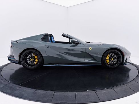 Used 2023 Ferrari 812 GTS RWD image 33