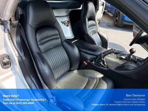 Used 2000 Chevrolet Corvette Convertible w/ Memory Pkg RWD image 9