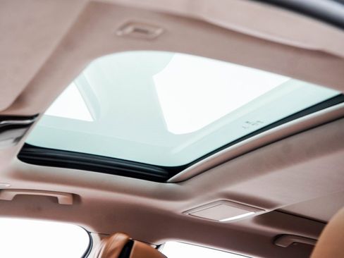 Used 2019 BMW 750i xDrive w/ Executive Package image 44