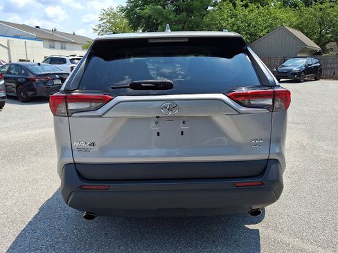 Used 2022 Toyota RAV4 XLE AWD/4WD image 5