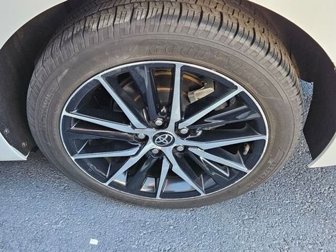 Used 2022 Toyota Camry SE image 14