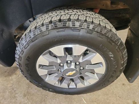 Used 2024 Chevrolet Silverado 2500 Custom w/ Custom Convenience Package image 10