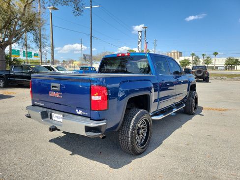 Used 2017 GMC Sierra 1500 SLE w/ SLE Value Package image 3