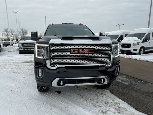 Used 2022 GMC Sierra 3500 Denali w/ Denali Ultimate Package image 3