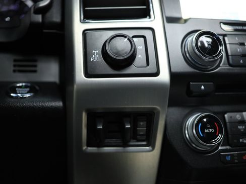 Used 2018 Ford F250 Platinum w/ Platinum Ultimate Package image 40