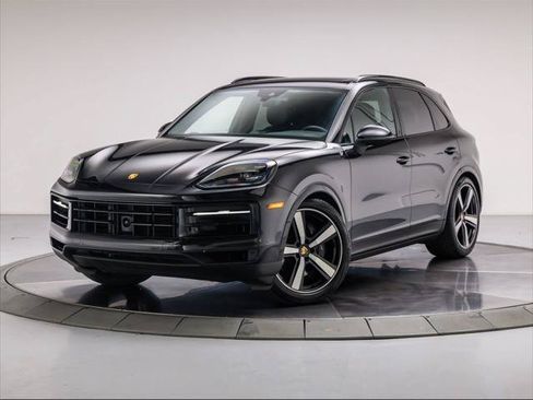 Used 2024 Porsche Cayenne AWD/4WD image 1