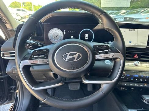 Used 2024 Hyundai Elantra Limited FWD image 19