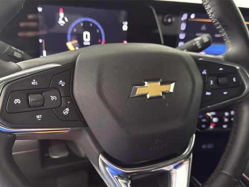 Certified 2025 Chevrolet Trax LT w/ Driver Confidence Package image 23