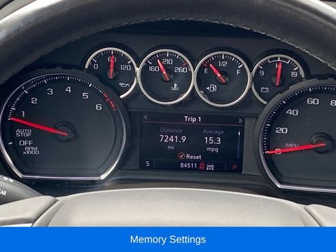 Used 2021 Chevrolet Tahoe Z71 w/ Luxury Package AWD/4WD image 9