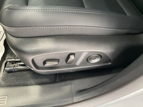 New 2026 Chevrolet Equinox LT w/ Convenience Package II image 11