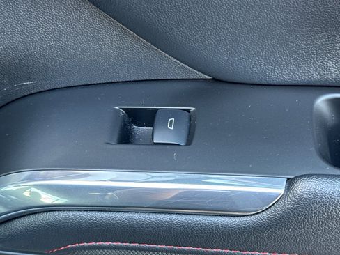 Used 2025 Chevrolet Traverse Z71 image 24