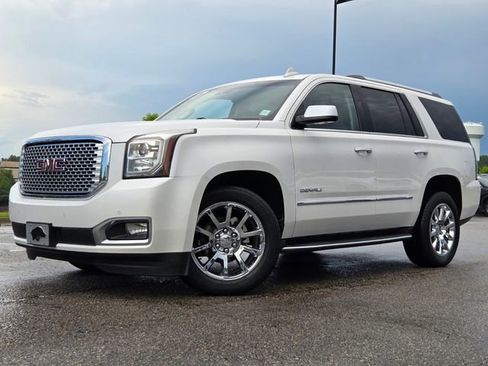 Used 2017 GMC Yukon Denali w/ Open Road Package AWD/4WD image 26