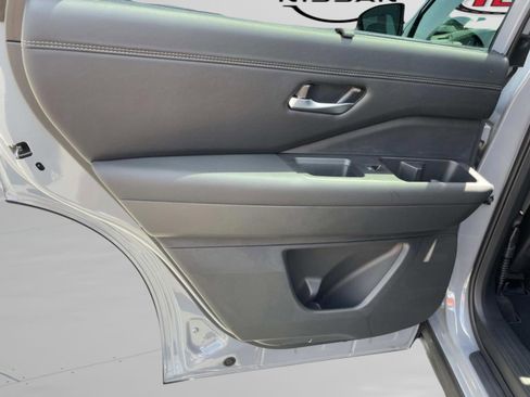 New 2026 Nissan Pathfinder Platinum FWD image 14