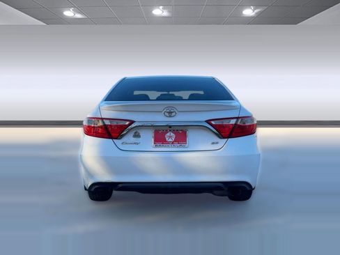 Used 2017 Toyota Camry SE image 10