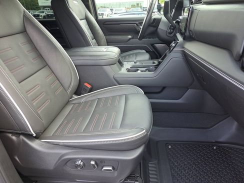 Used 2024 GMC Sierra 2500 AT4X AWD/4WD image 14