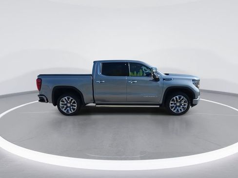 Used 2024 GMC Sierra 1500 Denali w/ Denali Reserve Package AWD/4WD image 9