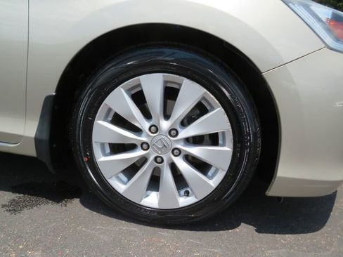 Used 2015 Honda Accord EX-L image 16