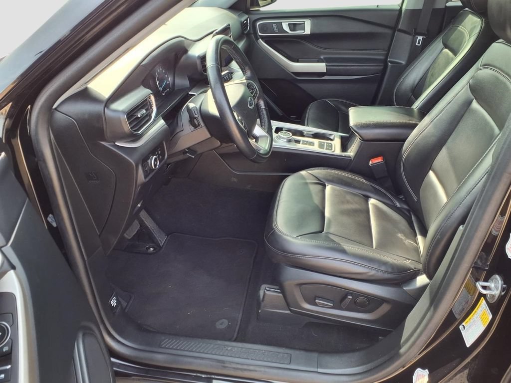 Used 2023 Ford Explorer XLT w/ Equipment Group 202A RWD image 20