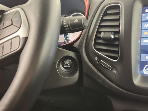 Used 2018 Jeep Compass Trailhawk w/ Cold Weather Group AWD/4WD image 19