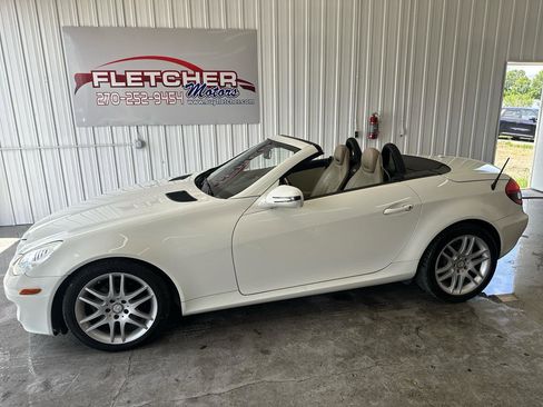 Used 2009 Mercedes-Benz SLK 300 image 2