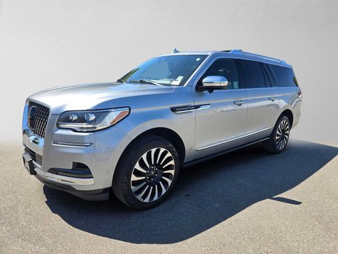 Used 2024 Lincoln Navigator L Black Label AWD/4WD image 7