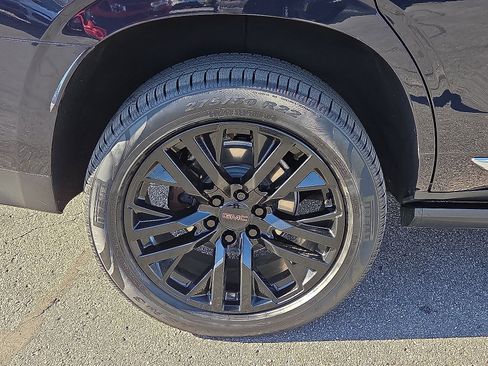 Used 2023 GMC Yukon Denali w/ Denali Reserve Package image 7