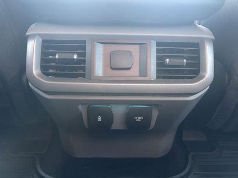 Certified 2022 Ford F150 Lightning XLT image 41