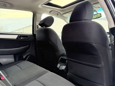 Used 2018 Subaru Outback 2.5i Premium image 10