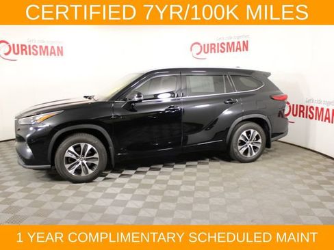 Used 2022 Toyota Highlander XLE AWD/4WD image 4