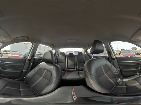 Used 2025 Nissan Altima 2.5 SR image 42