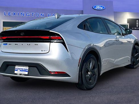 Used 2024 Toyota Prius LE AWD/4WD image 5