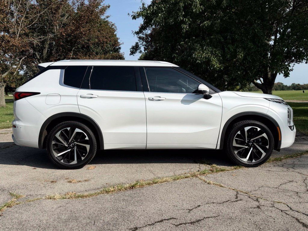 Used 2022 Mitsubishi Outlander SEL AWD/4WD image 12