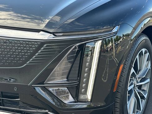 Certified 2024 Cadillac Lyriq Sport RWD image 51
