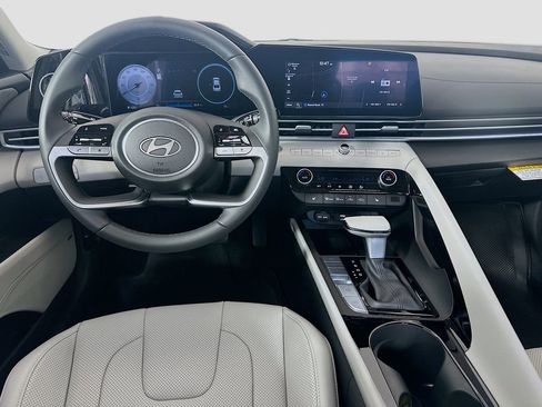 New 2026 Hyundai Elantra Limited image 18