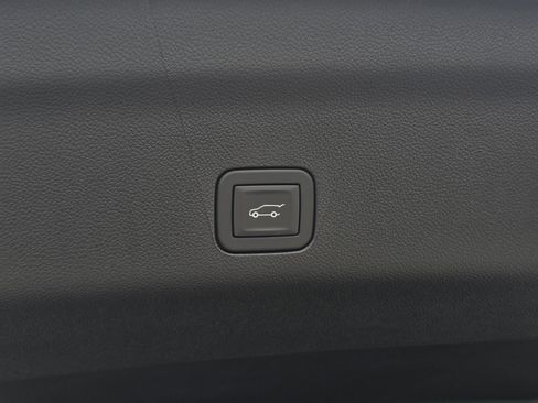 New 2026 GMC Yukon Denali RWD image 8