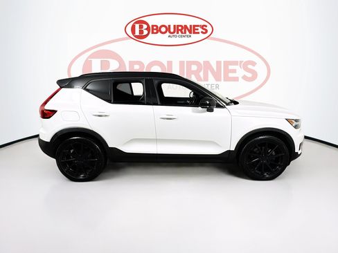 Used 2019 Volvo XC40 T5 R-Design AWD/4WD image 13