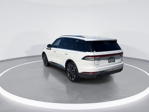 Used 2023 Lincoln Aviator Reserve w/ Equipment Group 201A AWD/4WD image 5