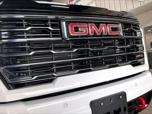 Used 2026 GMC Sierra 2500 AT4 w/ Technology Package AWD/4WD image 26