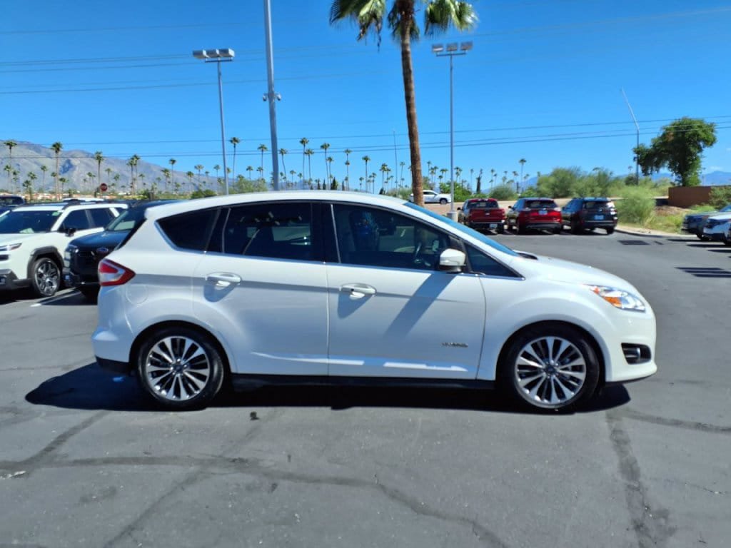 Used 2017 Ford C-MAX Titanium FWD image 9