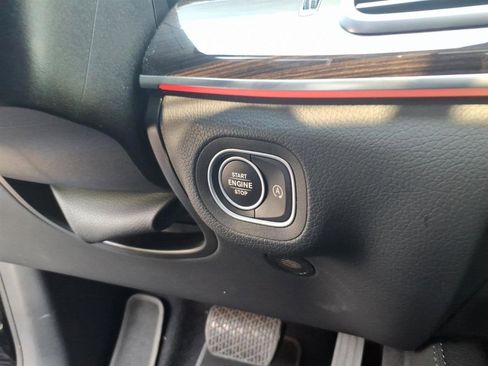 Used 2025 Mercedes-Benz GLE 350 4MATIC image 9