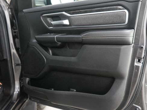 Used 2019 RAM 1500 Big Horn AWD/4WD image 9