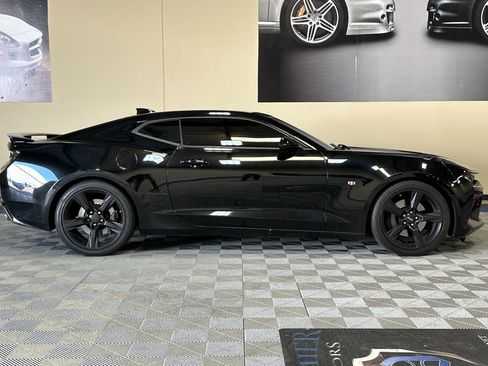 Used 2017 Chevrolet Camaro SS RWD image 3