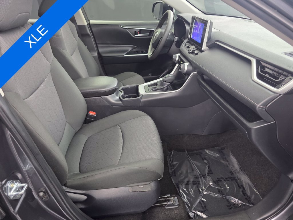 Used 2025 Toyota RAV4 XLE w/ Convenience Package FWD image 26