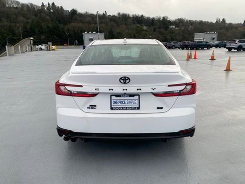 Used 2025 Toyota Camry SE w/ Convenience Package image 7